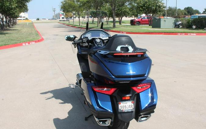 2018 Honda® Gold Wing Tour Pearl Hawkseye Blue