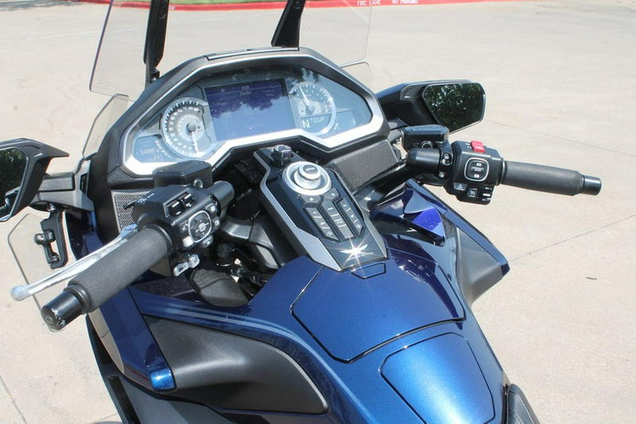 2018 Honda® Gold Wing Tour Pearl Hawkseye Blue