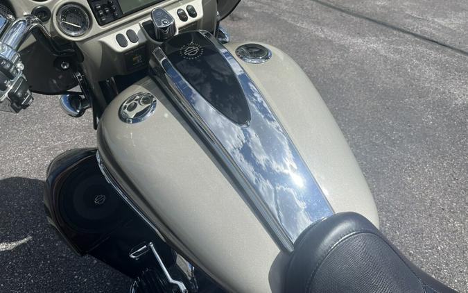 2011 Harley-Davidson Street Glide CVO