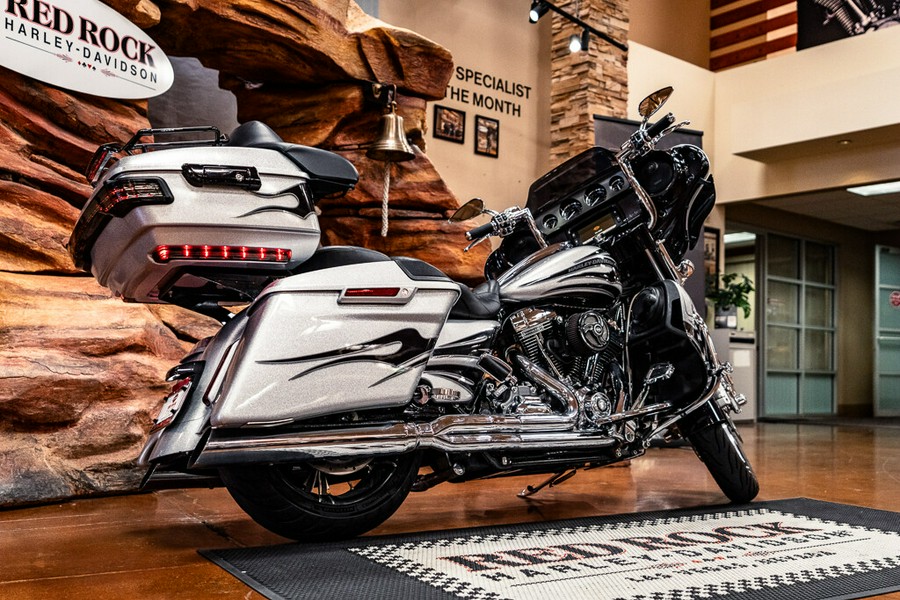 2015 Harley-Davidson CVO Street Glide