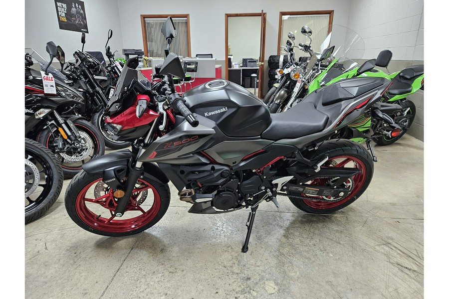 2024 Kawasaki Z500 SE ABS