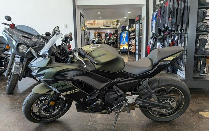 2024 Kawasaki Ninja 650 ABS Metallic Covert Green/Metallic Spar ABS KRT Edition