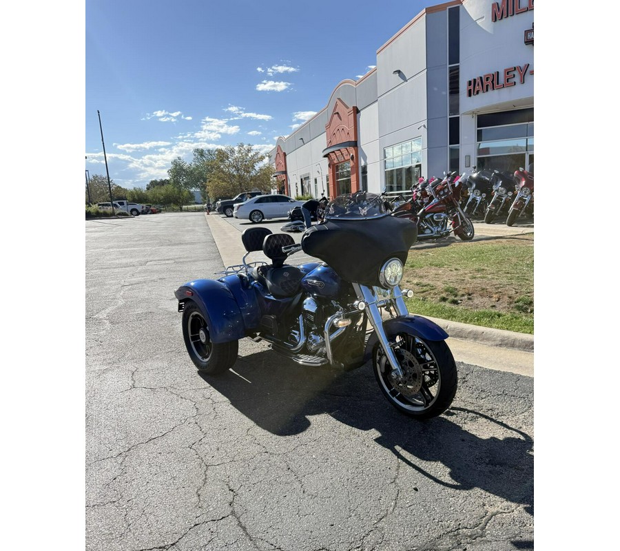 2015 Freewheeler FLRT