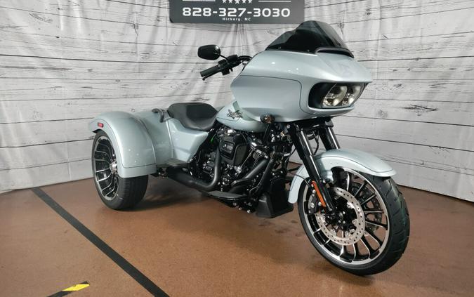 2024 Harley-Davidson Road Glide 3 Atlas Silver Metallic – Black Finish