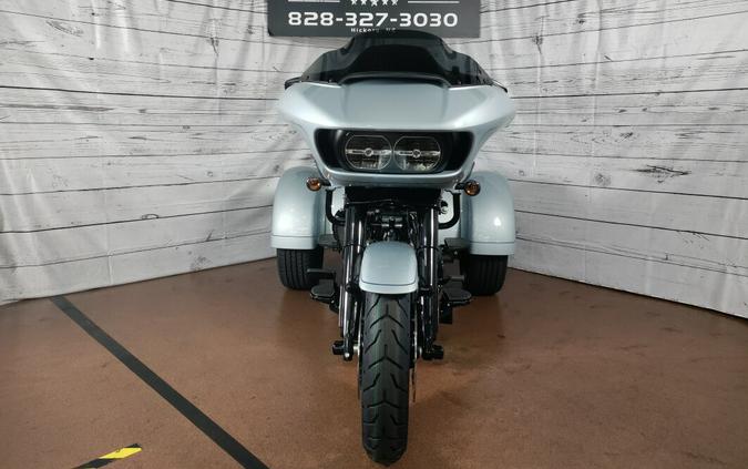 2024 Harley-Davidson Road Glide 3 Atlas Silver Metallic – Black Finish