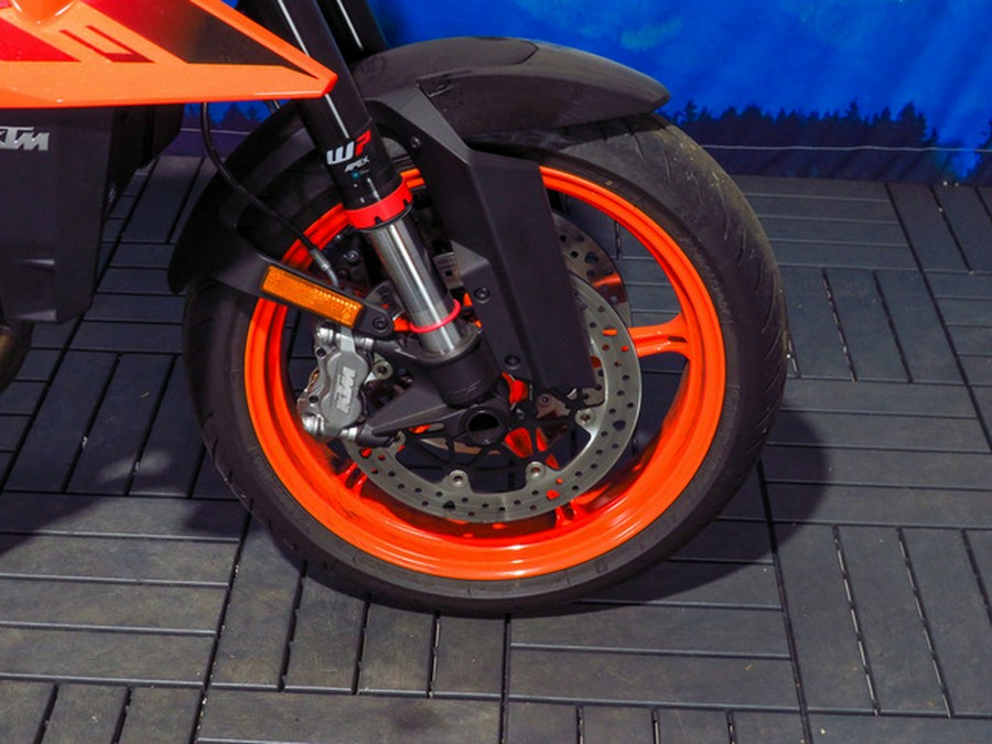 2024 KTM 990 Duke
