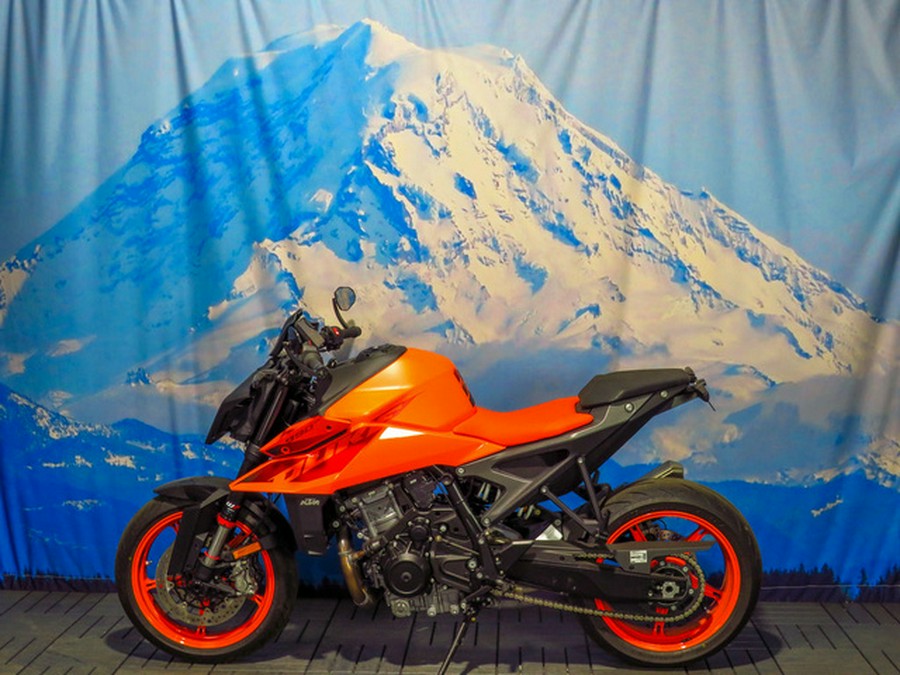 2024 KTM 990 Duke