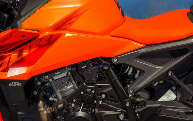 2024 KTM 990 Duke