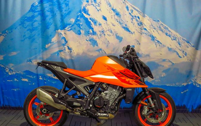 2024 KTM 990 Duke