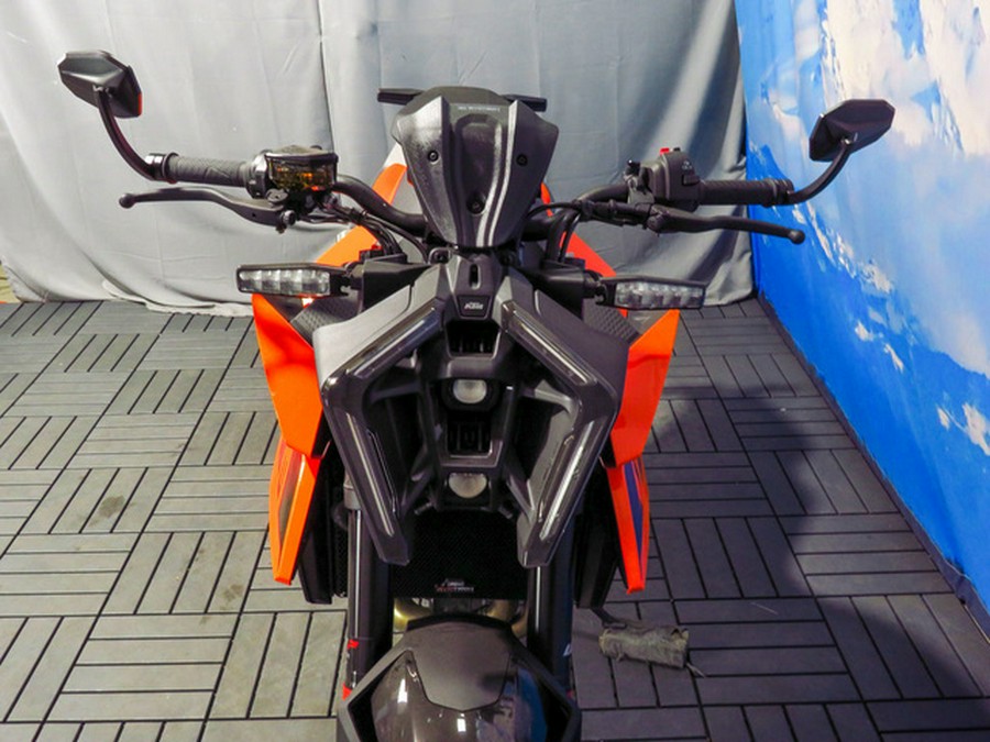 2024 KTM 990 Duke