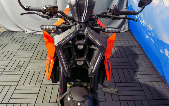 2024 KTM 990 Duke