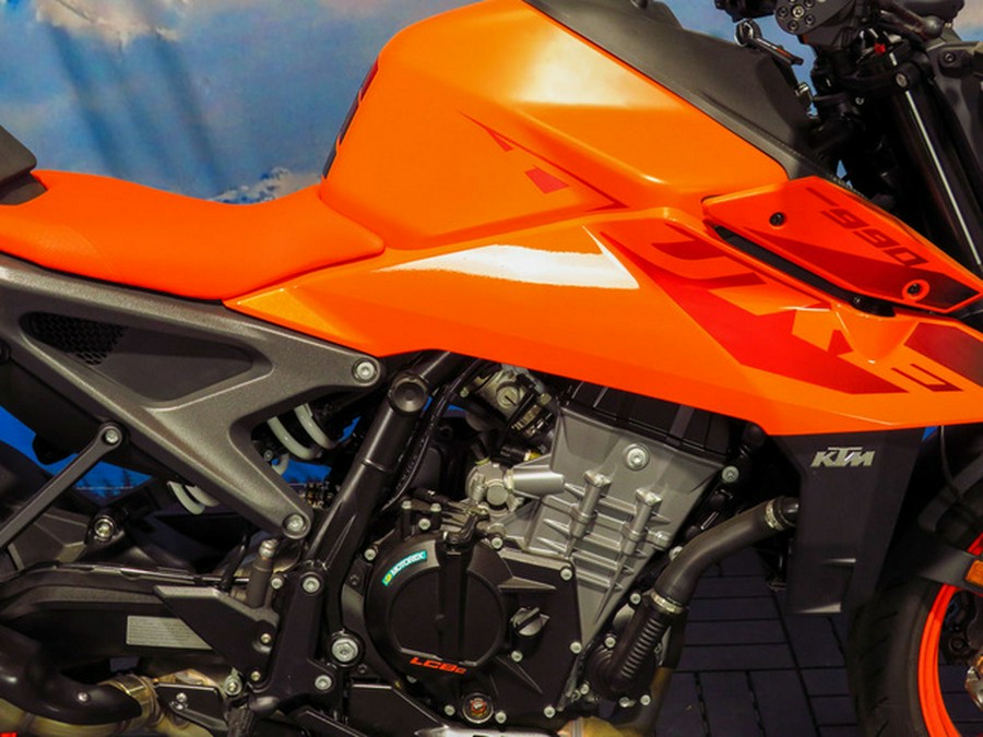 2024 KTM 990 Duke