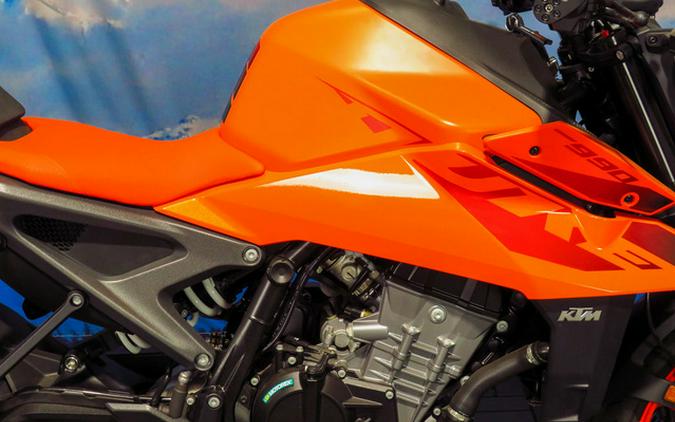 2024 KTM 990 Duke