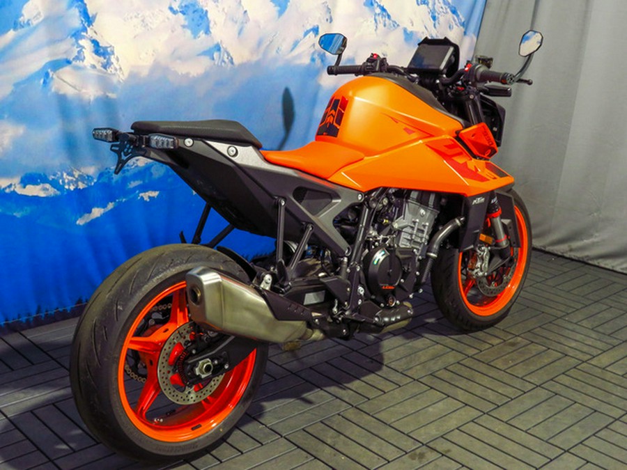 2024 KTM 990 Duke