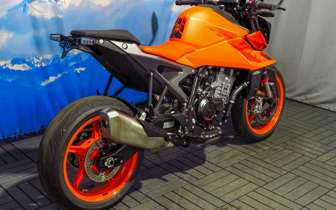 2024 KTM 990 Duke