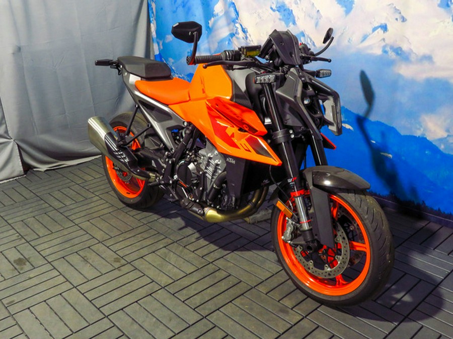 2024 KTM 990 Duke