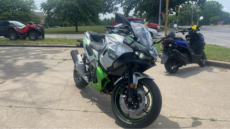 2024 Kawasaki Ninja® 7 Hybrid ABS