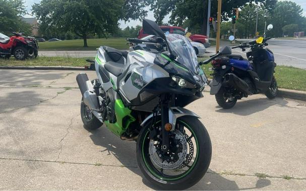 2024 Kawasaki Ninja® 7 Hybrid ABS