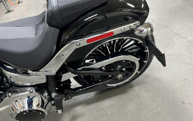 2025 Harley-Davidson Softail FXBR - Breakout
