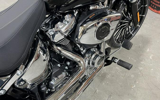 2025 Harley-Davidson Softail FXBR - Breakout