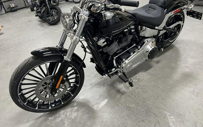 2025 Harley-Davidson Softail FXBR - Breakout