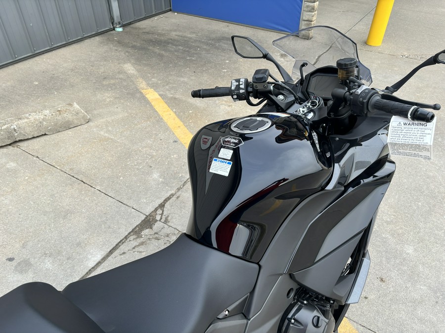 2025 Kawasaki Ninja 1100SX ABS