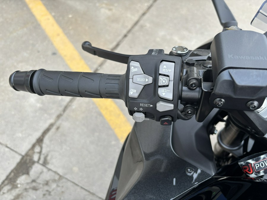 2025 Kawasaki Ninja 1100SX ABS