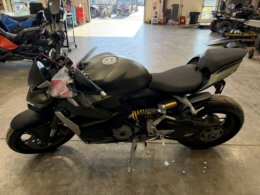 2023 Ducati Streetfighter V2 Storm Green