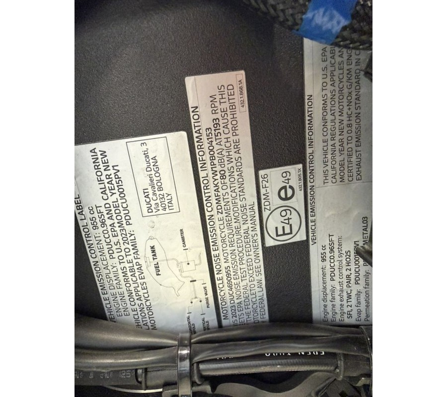 2023 Ducati Streetfighter V2 Storm Green