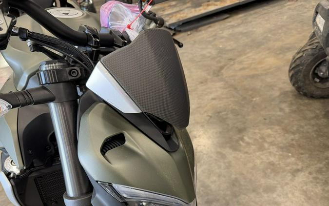 2023 Ducati Streetfighter V2 Storm Green