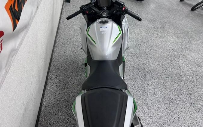 2024 Kawasaki Ninja® 7 Hybrid ABS