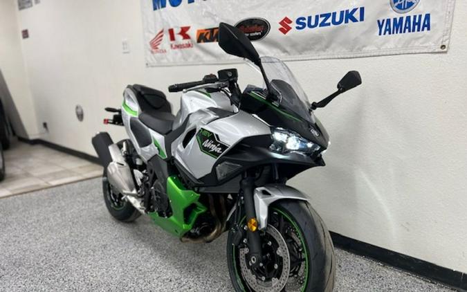 2024 Kawasaki Ninja® 7 Hybrid ABS