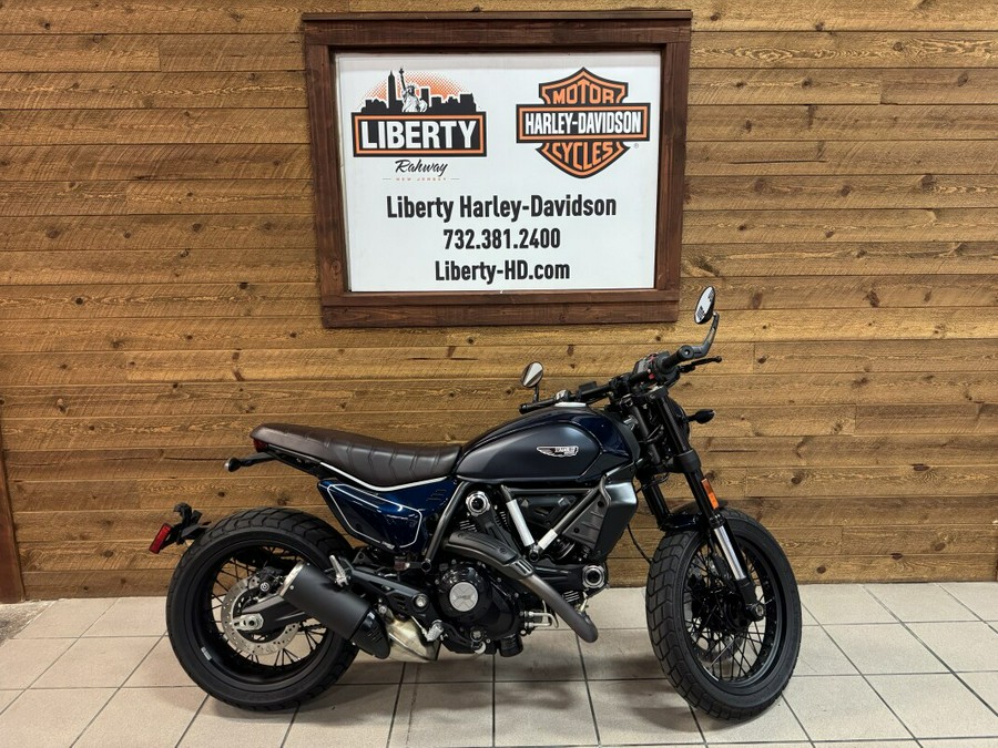 2024 Ducati Scrambler® Nightshift SPARKLING BLUE