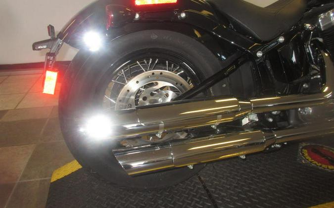 2016 Harley-Davidson® FLS - Softail Slim®