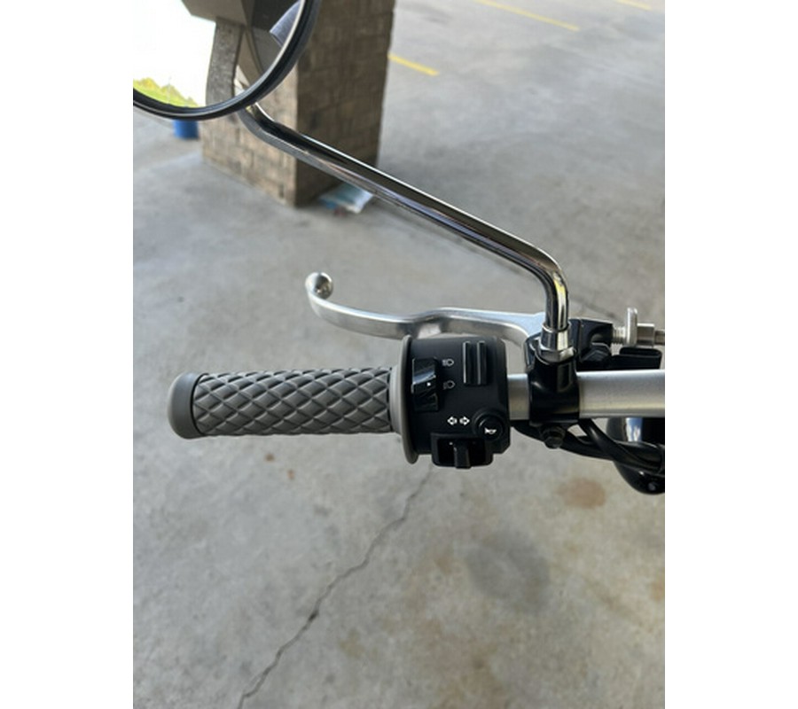 2017 Yamaha SCR 950