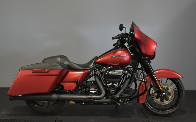 2019 Harley-Davidson Street Glide Special Wicked Red Denim