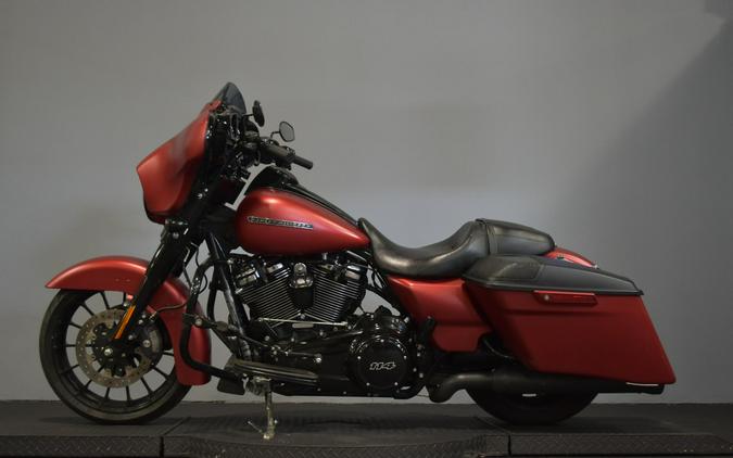 2019 Harley-Davidson Street Glide Special Wicked Red Denim