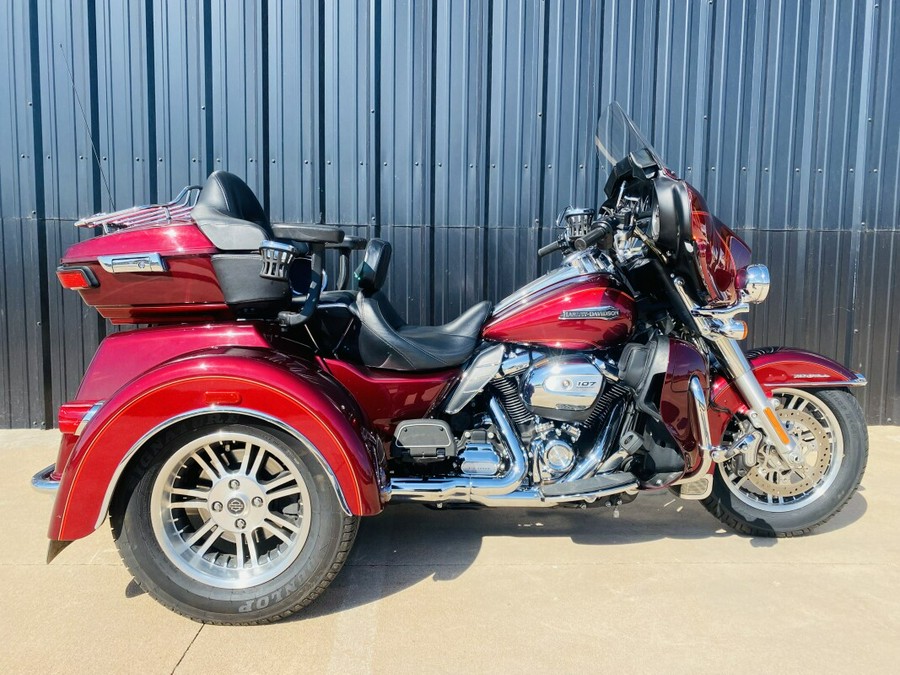 FLHTCUTG 2017 Tri Glide Ultra