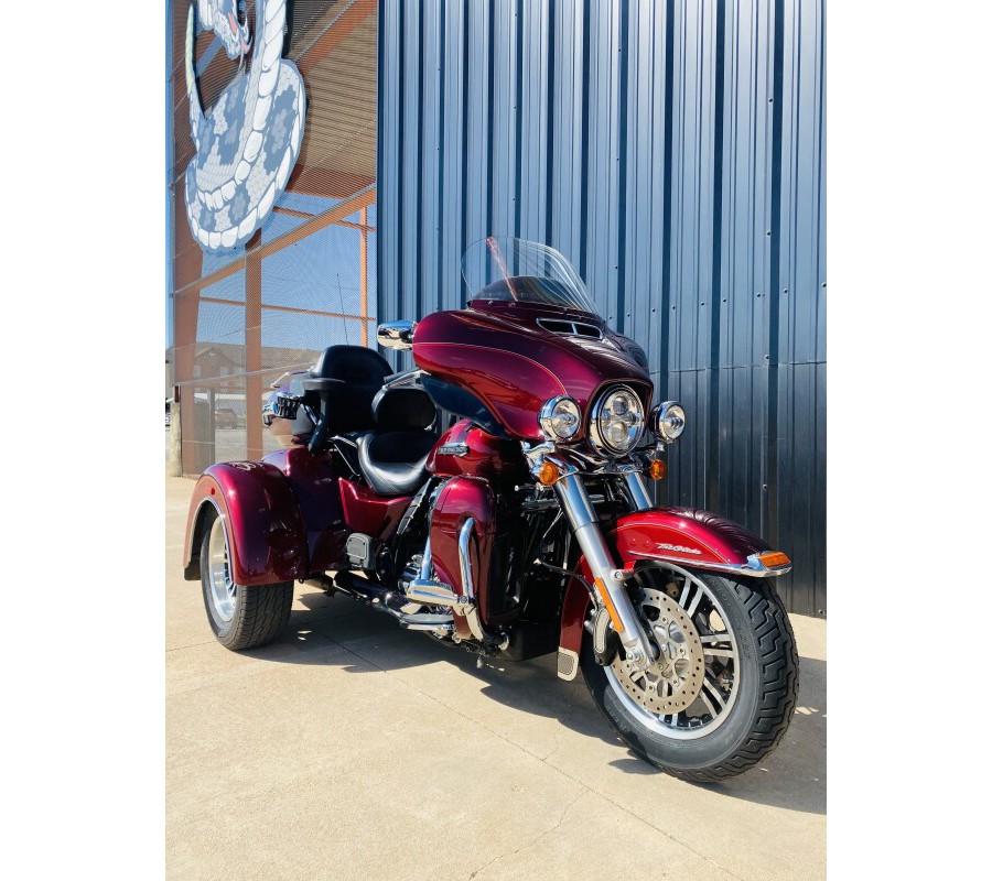 FLHTCUTG 2017 Tri Glide Ultra