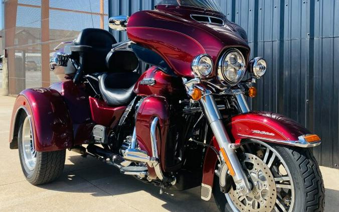 FLHTCUTG 2017 Tri Glide Ultra