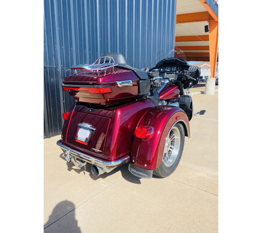 FLHTCUTG 2017 Tri Glide Ultra