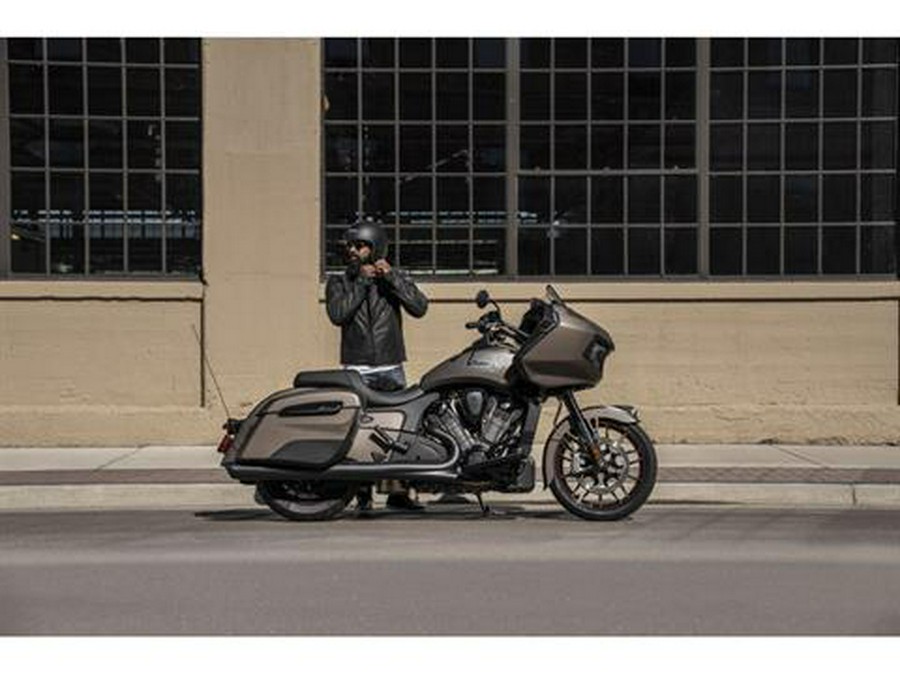 2021 Indian Motorcycle Challenger® Dark Horse®