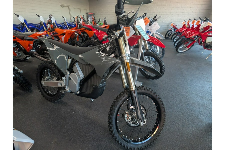 2025 Stark Future VARG EX 80HP M FOOT GUARDS