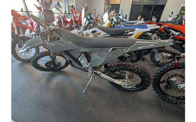 2025 Stark Future VARG EX 80HP M FOOT GUARDS