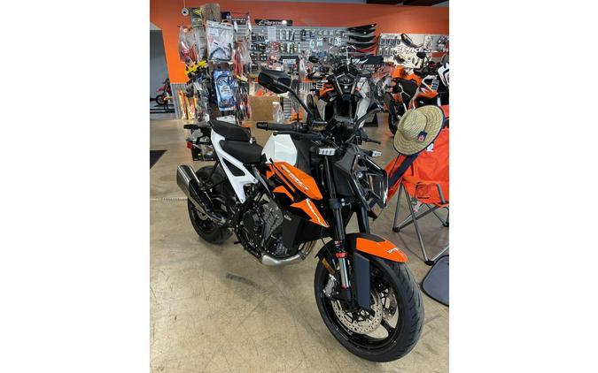 2027 KTM 990 DUKE