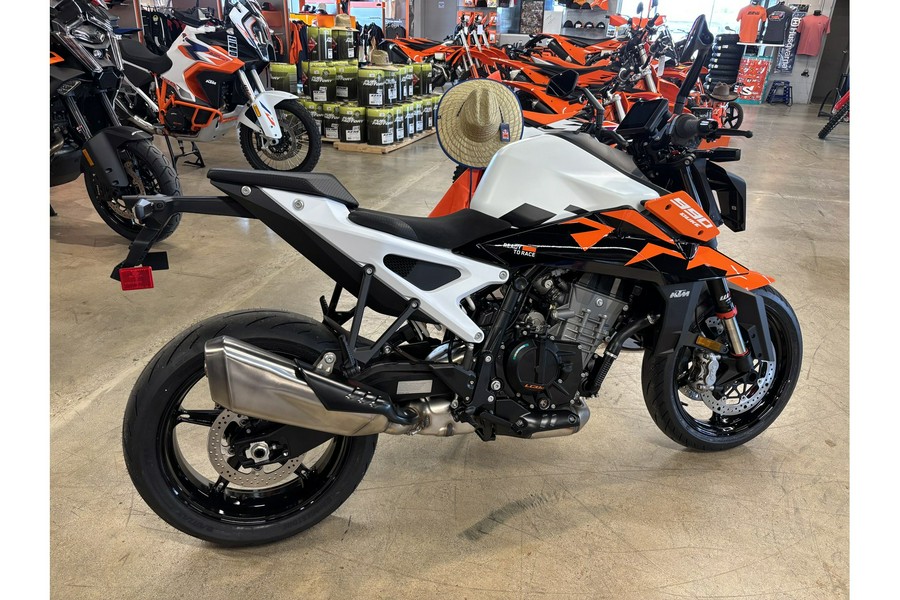 2027 990 DUKE - KTM