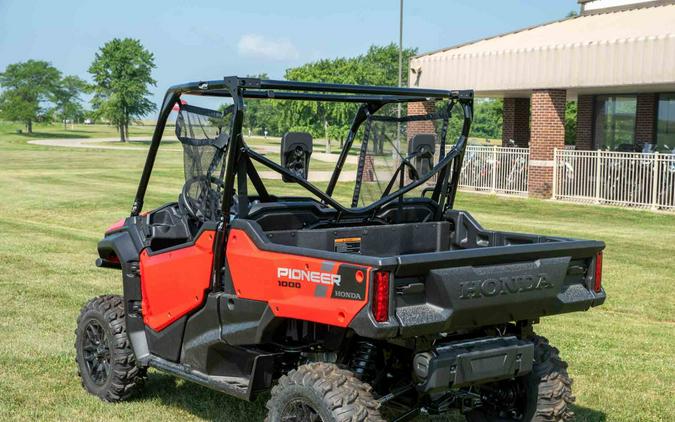 2024 Honda Pioneer 1000 Deluxe