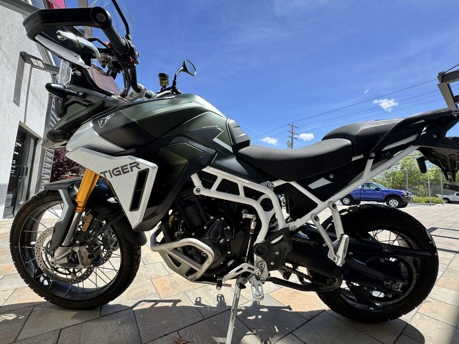 2025 Triumph Tiger 900 Rally Pro Matte Khaki Green / Matte Phantom Black