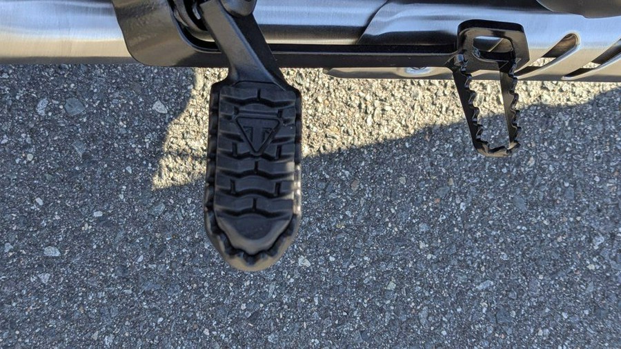 2025 Triumph Scrambler 400 X Baja Orange/Aluminium