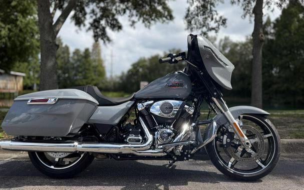 2026 Harley-Davidson® Street Glide® Dark Billiard Gray Black Trim
